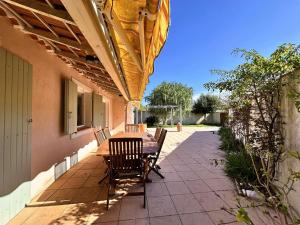 VILLA VIEUX MOULIN Villa avec piscine pour 7 personnes avec piscine à Hyères