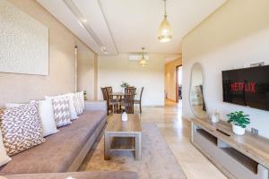 garden and pool view 3 rooms 10min to town center