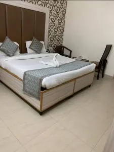 Hotel Star Palace - Near Karol Bagh Metro - Соніпат