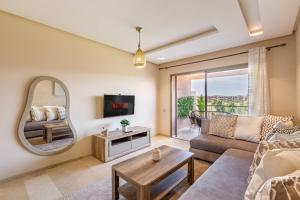 garden and pool view 3 rooms 10min to town center