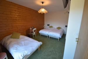 Hotels Hotel Les Chenets : photos des chambres