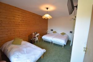 Hotels Hotel Les Chenets : photos des chambres