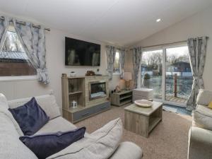 The Three Bears Lodge, Coniston Drive 11