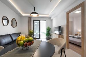 Comfy Apt terrace and parking 800m to old town and beach