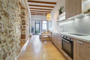 Leo Apartment 2 bdr apt overlooking the harbor