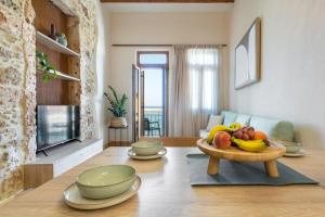 Leo Apartment 2 bdr apt overlooking the harbor