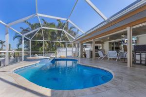Gulf Access Dock with Tiki Heated Pool Casa Chillotta Roelens