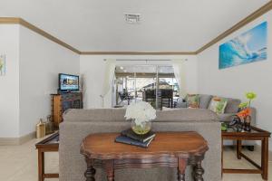 Gulf Access Dock with Tiki Heated Pool Casa Chillotta Roelens