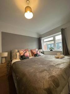 Spacious 4Bedroom House in Warrington - Sleeps 8