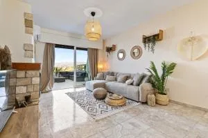 Best sea view BOHO house with a panoramic terrace, 900 m to beach - Lempa