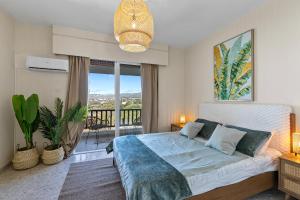 Best sea view BOHO house with a panoramic terrace, 900 m to beach