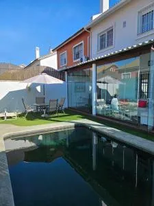 Chalet con Piscina y Parking gratis - Ginés