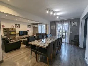 Chalet spacieux avec sauna, spa et baby-foot, proche stations de ski - FR-1-589-671 - 比桑