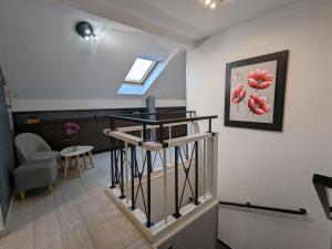 Maisons de vacances Chalet spacieux avec sauna, spa et baby-foot, proche stations de ski - FR-1-589-671 : photos des chambres
