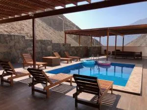 Spacious 3-bedroom and 2 bathroom home with private pool and patio and free Wi-Fi - Calango