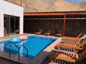 Spacious 3-bedroom and 2 bathroom home with private pool and patio and free Wi-Fi