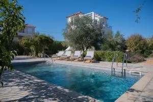 Elysian Garden Villa - Fréngaina