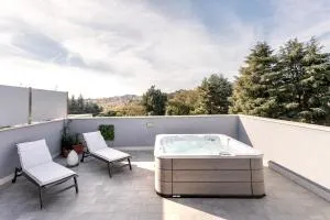 Luxury - Jacuzzi Apartments Near Rome - 科莱费罗