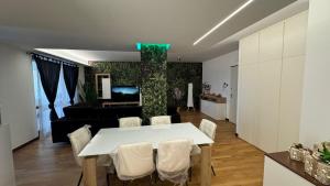 085 luxury apartment