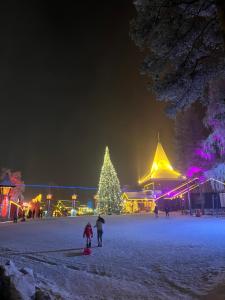 Cozy and modern apartment with lakeside view