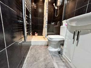 Room 2 Shared House in L6