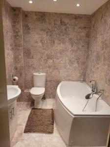 75 Park Prewett ROOM 2