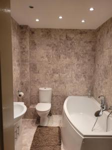 75 Park Prewett ROOM 2