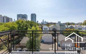 Designer Condo 1 Free Parking
