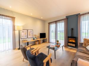 Holiday home in t Groene Hart on the water