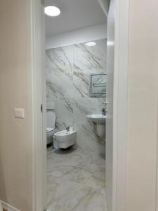 Dennys Apartment Lincoln Center