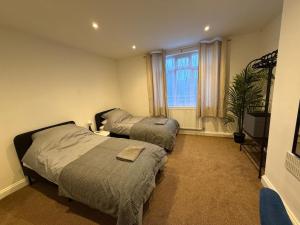 Lodge Causeway 4 bedroom house