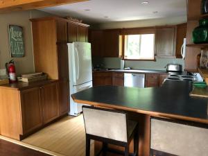 Camp David Beautiful five bedrooms Private beach