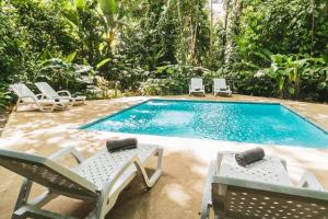 Peaceful Jungle Villa Kona - Pool & Parking for 2 persons