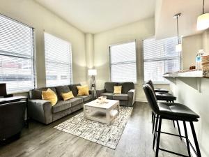 Downtown Indy City-View Retreat Walk to Stadiums, Dining & Events