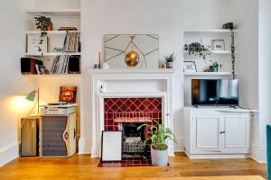 Spacious and modern apartment in leafy Balham