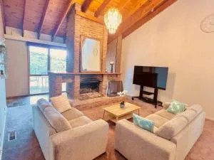 Peaceful home in forest - Watsons Creek