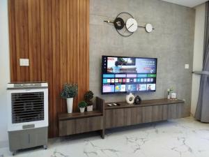 Luxury Private Pool villa - Free Pick up and Full AC