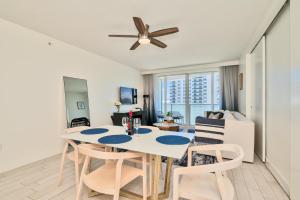 Stylish 1BR Suite with 5 Star Amenities and Stunning Views