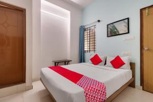 Hotel O Grand Suites