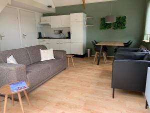 Frisian Countryside Stay near Sea