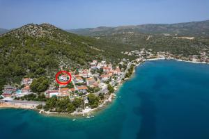 Apartments by the sea Poljica, Trogir - 11103