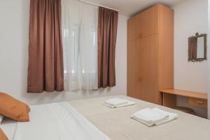 Apartments by the sea Poljica, Trogir - 11103