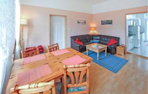 2 Bedroom Cozy Apartment In Malchow