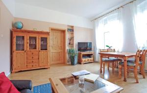 2 Bedroom Cozy Apartment In Malchow
