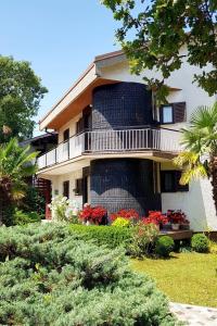 Apartments with a parking space Malinska (Krk) - 2390 - 3hvězdičkové hotely ve městě Malinska