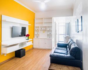 Apartamento completo na praia de Copacabana 02 Quartos com vista lateral mar em andar alto, ar, wifi , netflix, pauloangerami RMVC18