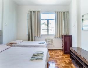 COPACABANA 3 SUÍTES, andar alto com vista mar, 6 camas, enorme, wifi 300mb, ar condicionado em todas suítes, pauloangerami MVC1812