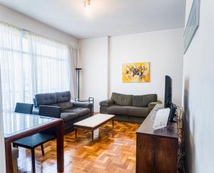 COPACABANA 3 SUÍTES, andar alto com vista mar, 6 camas, enorme, wifi 300mb, ar condicionado em todas suítes, pauloangerami MVC1812