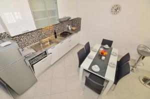 Apartments and rooms by the sea Makarska - 22419