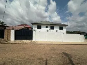 Mirlees Court Home Inn - Damba